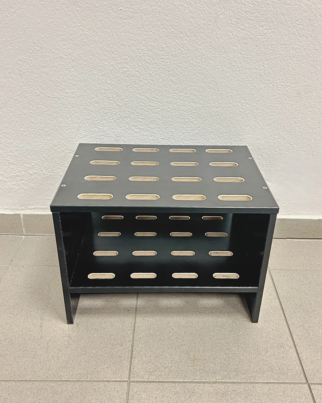 Skiständer für 8 Paar Langlaufski