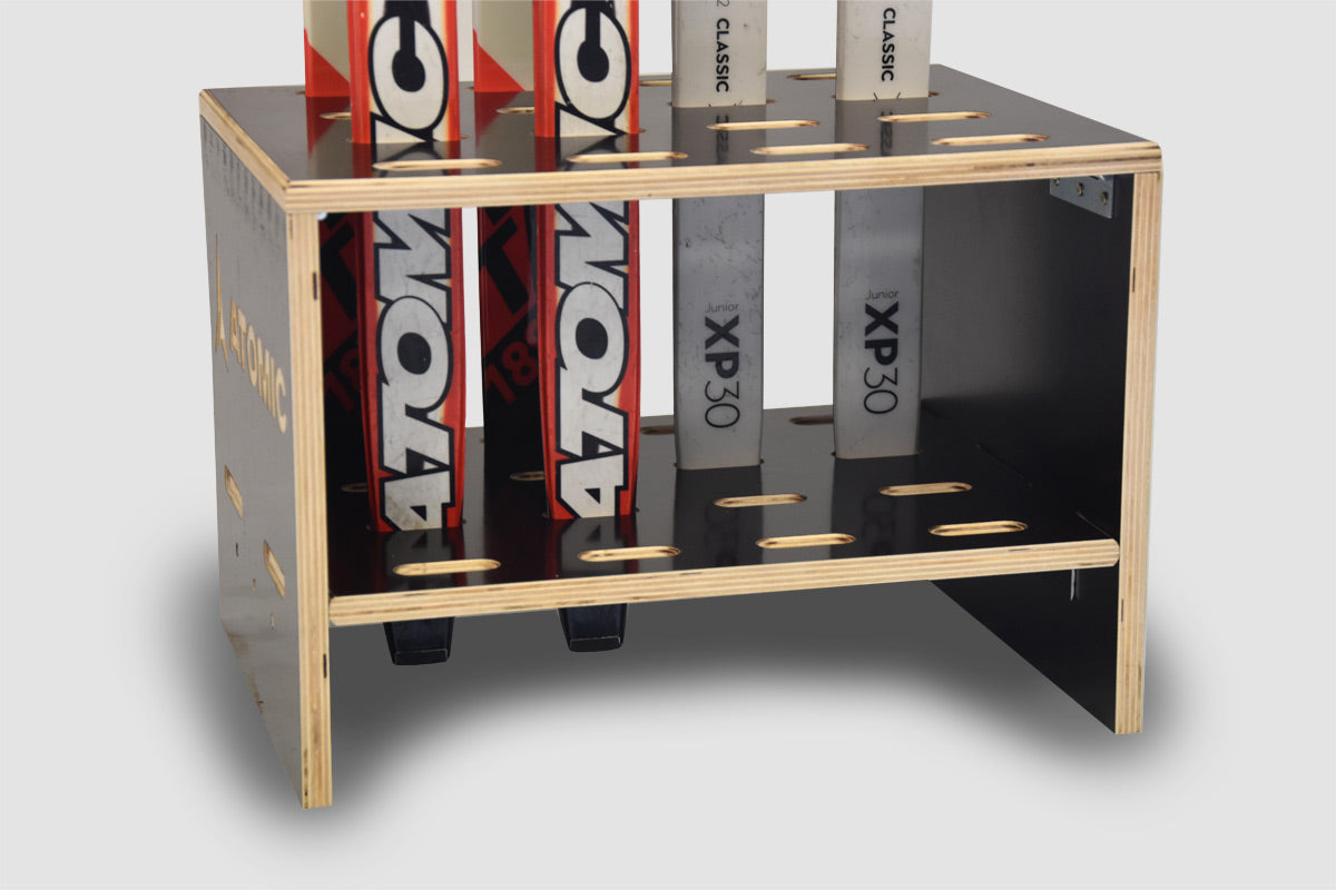 Skiständer für 8 Paar Langlaufski