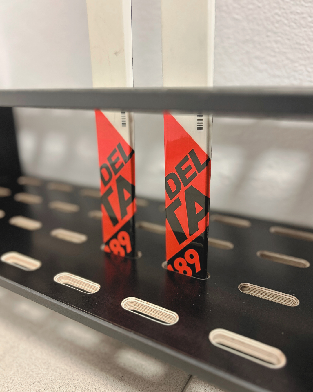 Skiständer für 14 Paar Langlaufski